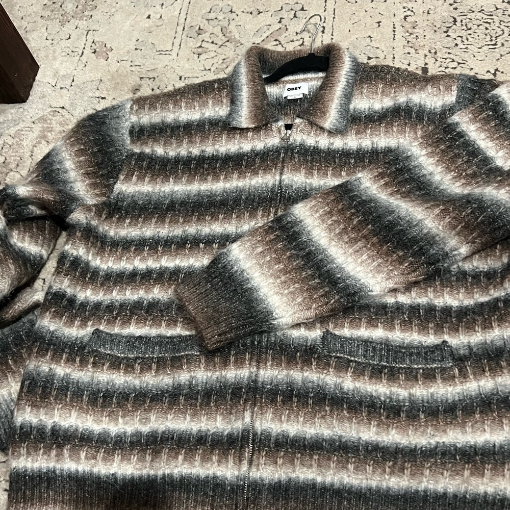 Obey Reggie- XL Gray and Cream Ombré zip up Cardigan - Picture 2 of 7